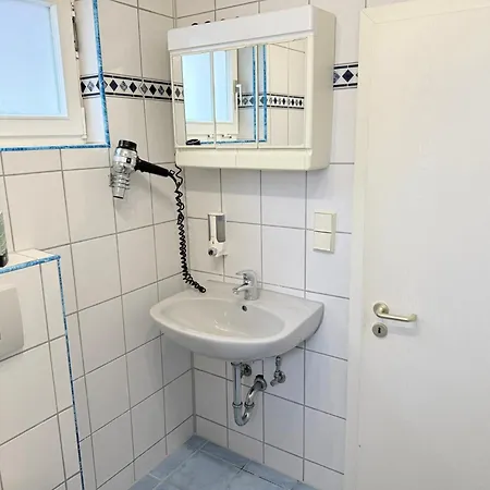 Zur Erholung 3* בראונלאגה