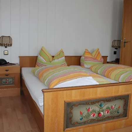 Zur Erholung Pensjonat 3*