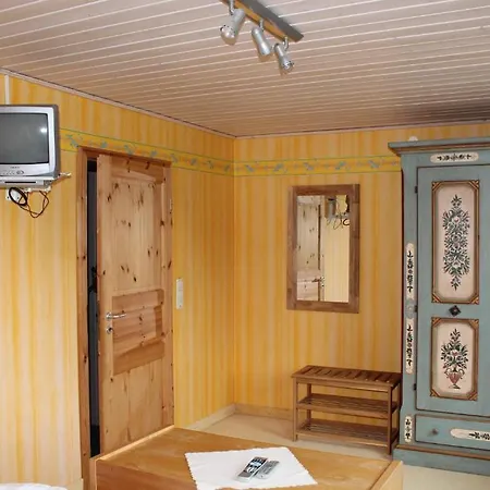 Zur Erholung בית הארחה 3*